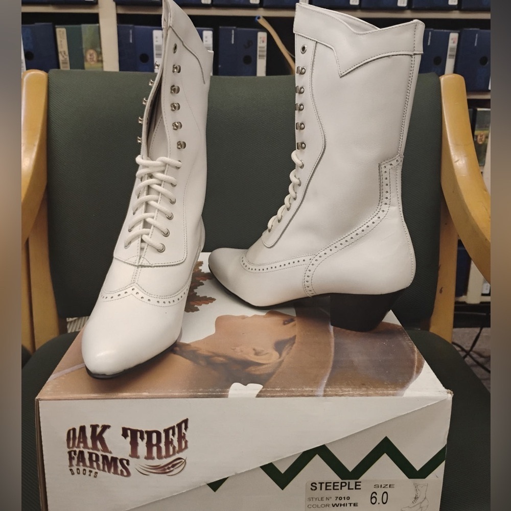 Oak Tree Farms Steeple White Boot